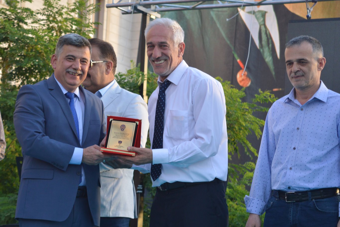 Murat Acır BEYAZ GÖLEKLİ