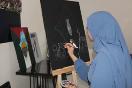 Batmanlı genç kadın, fırçasıyla Gazze'ye ses oluyor