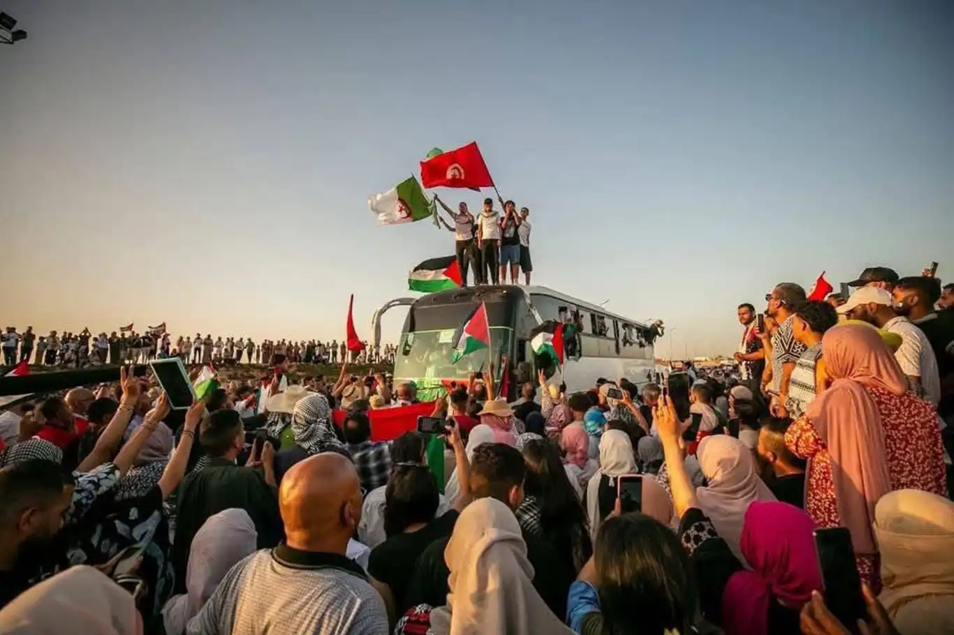 "Direniş Konvoyu" Mısır'a giriş onayını beklerken Libya'ya ulaştı