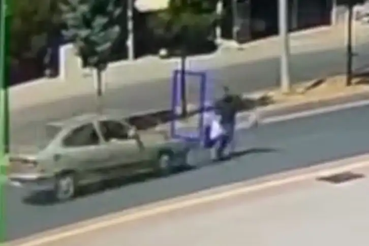 Silvan’da otomobil yayaya çarptı: 1 kişi ağır yaralı Silvan’da otomobil yayaya çarptı: 1 kişi ağır yaralı