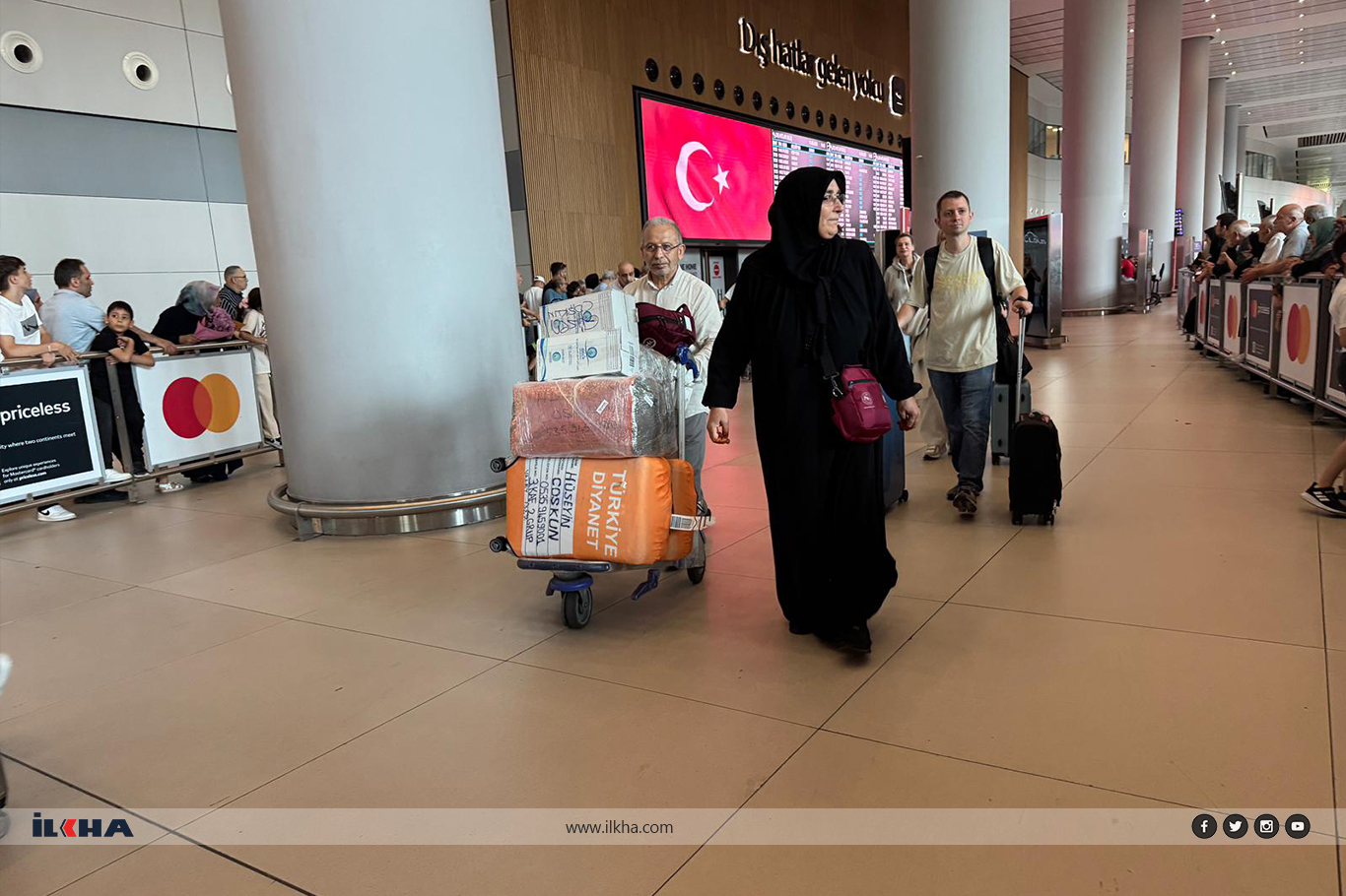Qefîleya ewil a hecê li Stenbolê bi kêfxweşî hate pêşwazîkirin Qefîleya ewil a hecê li Stenbolê bi kêfxweşî hate pêşwazîkirin