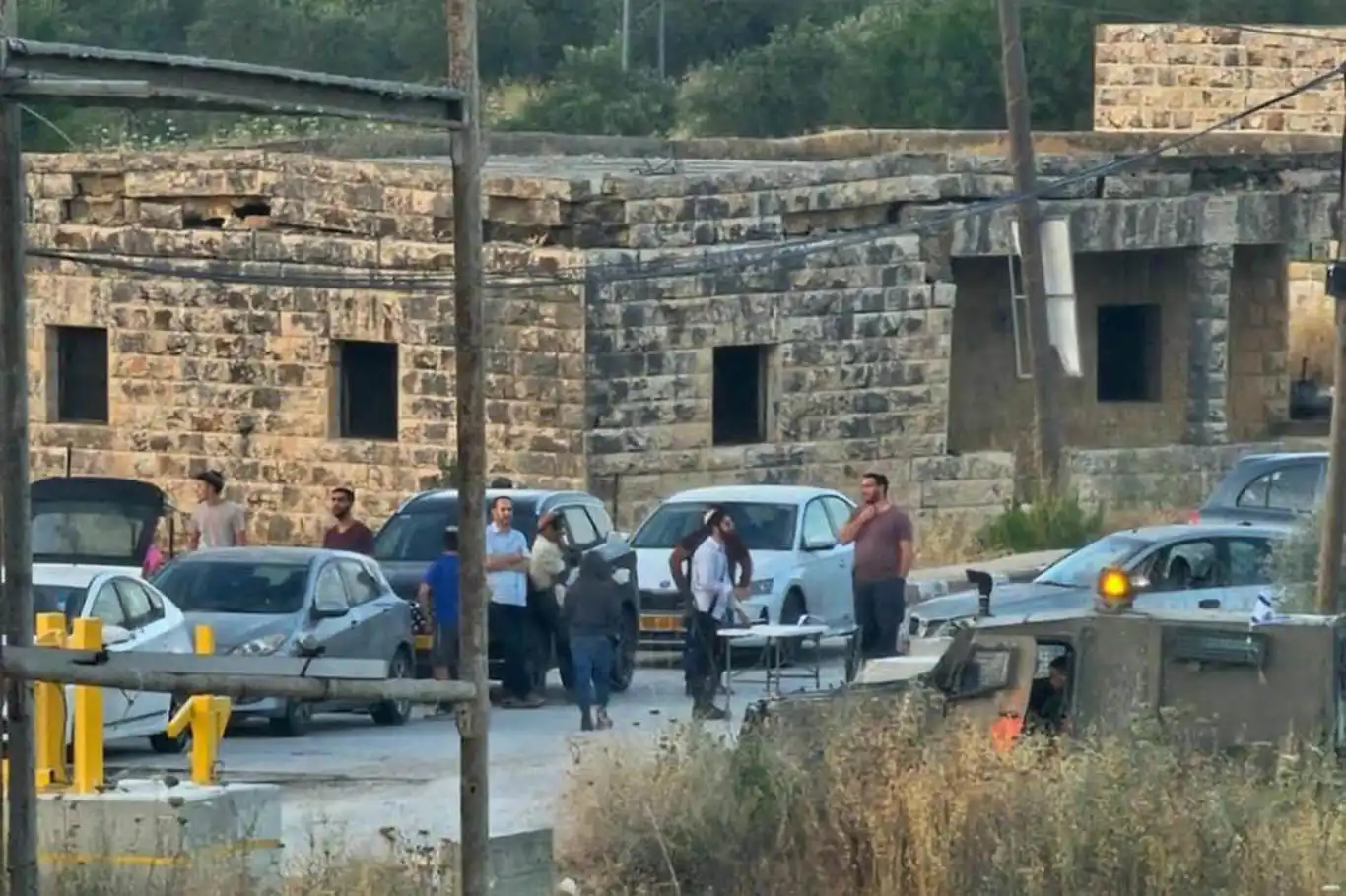 Yahudi çeteler Lebban eş-Şarkiyye'yi kuşattı Yahudi çeteler Lebban eş-Şarkiyye'yi kuşattı