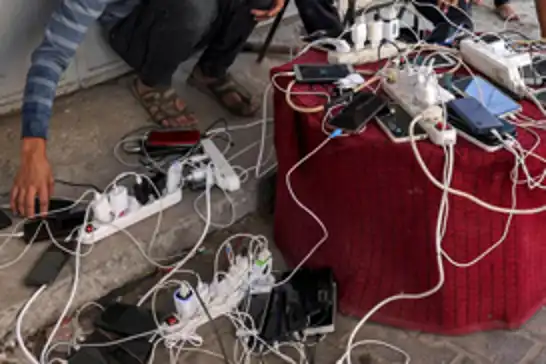 Gazze'de internet ve sabit hat hizmetleri tamamen kesildi