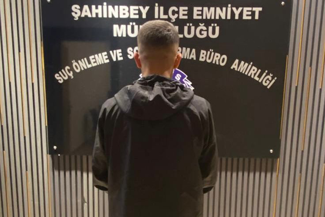 Gaziantep'te çeşitli suçlardan aranan 3 kişi gözaltına alındı Gaziantep'te çeşitli suçlardan aranan 3 kişi gözaltına alındı