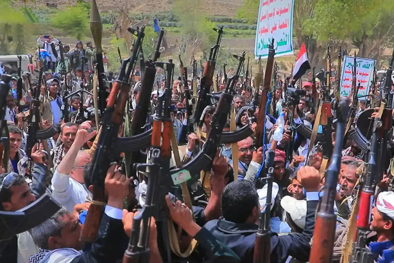 Ensarullah: Siyonist rejimin İran'a saldırısı tüm ümmete tehdittir