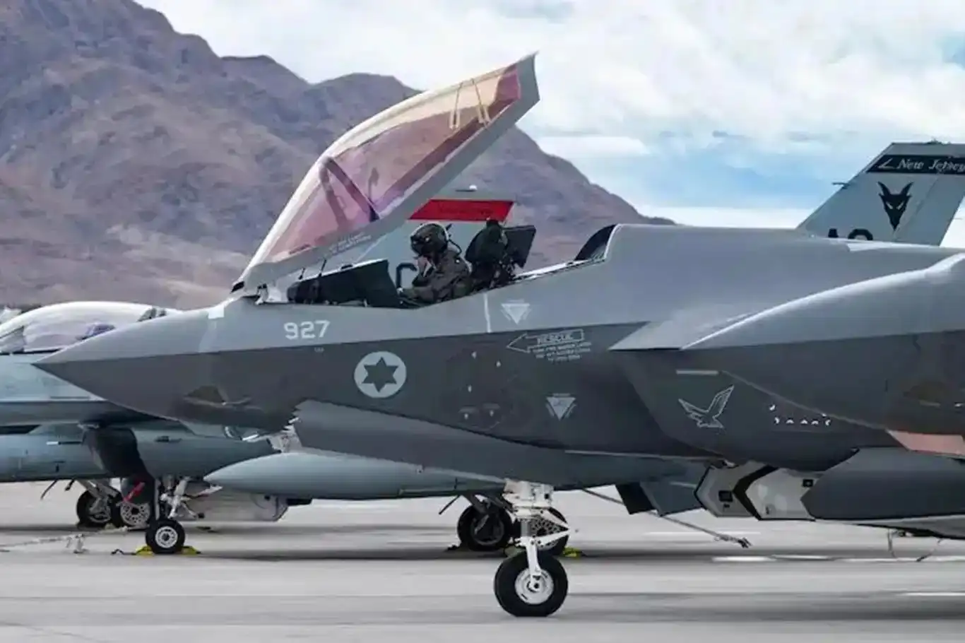 الكيان الصهيوني يشن هجومًا على إيران بـ200 طائرة حربية الكيان الصهيوني يشن هجومًا على إيران بـ200 طائرة حربية