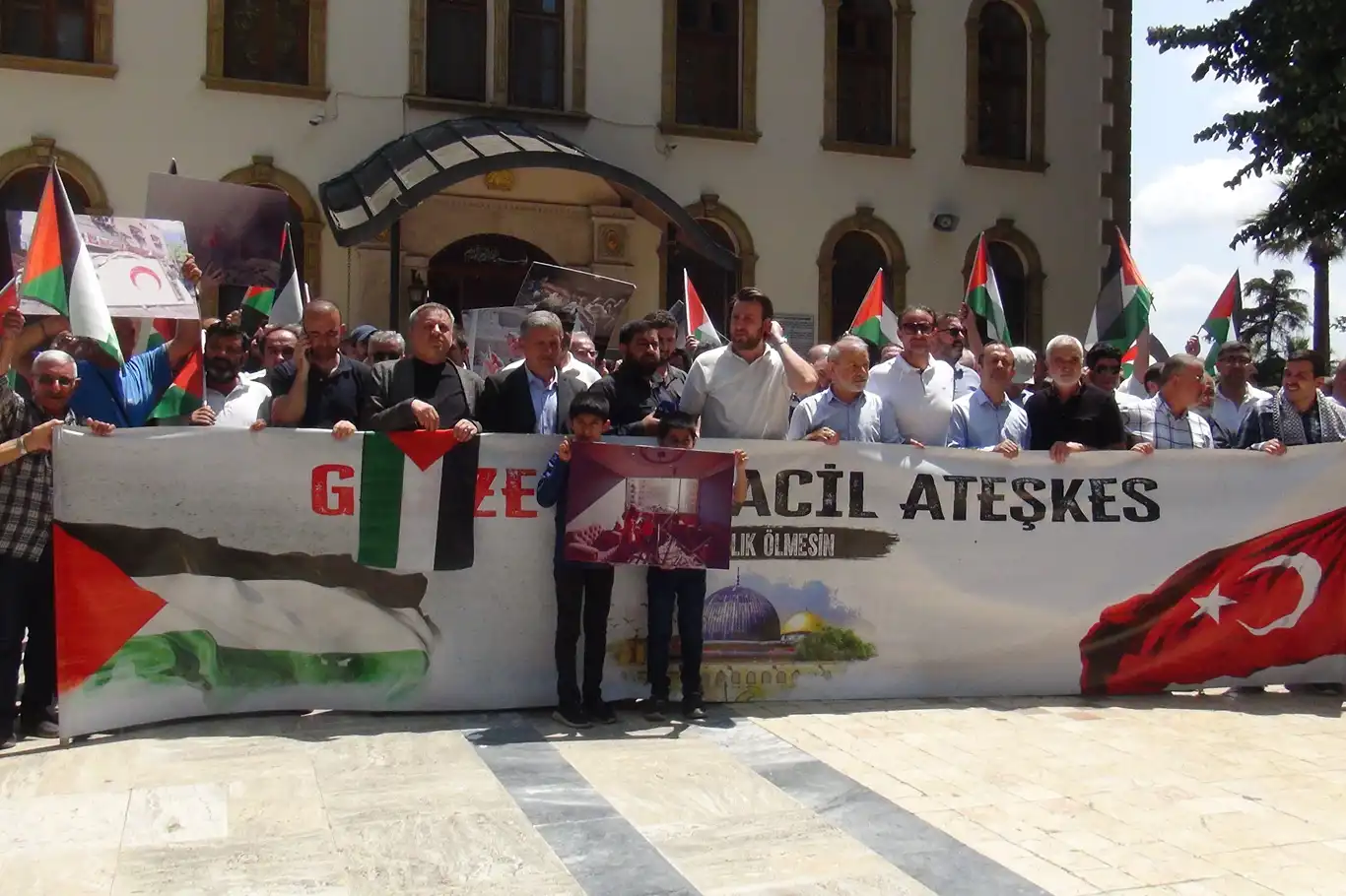 Kocaeli’nde Gazze’ye destek amaçlı basın açıklaması düzenlendi