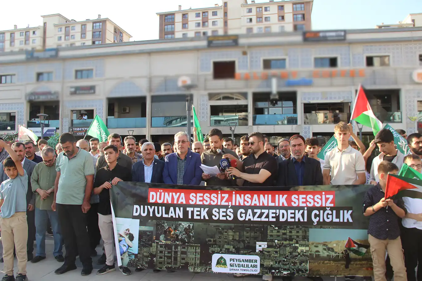 Şırnak’tan Gazze’deki soykırıma tepki direnişe destek çağrısı Şırnak’tan Gazze’deki soykırıma tepki direnişe destek çağrısı