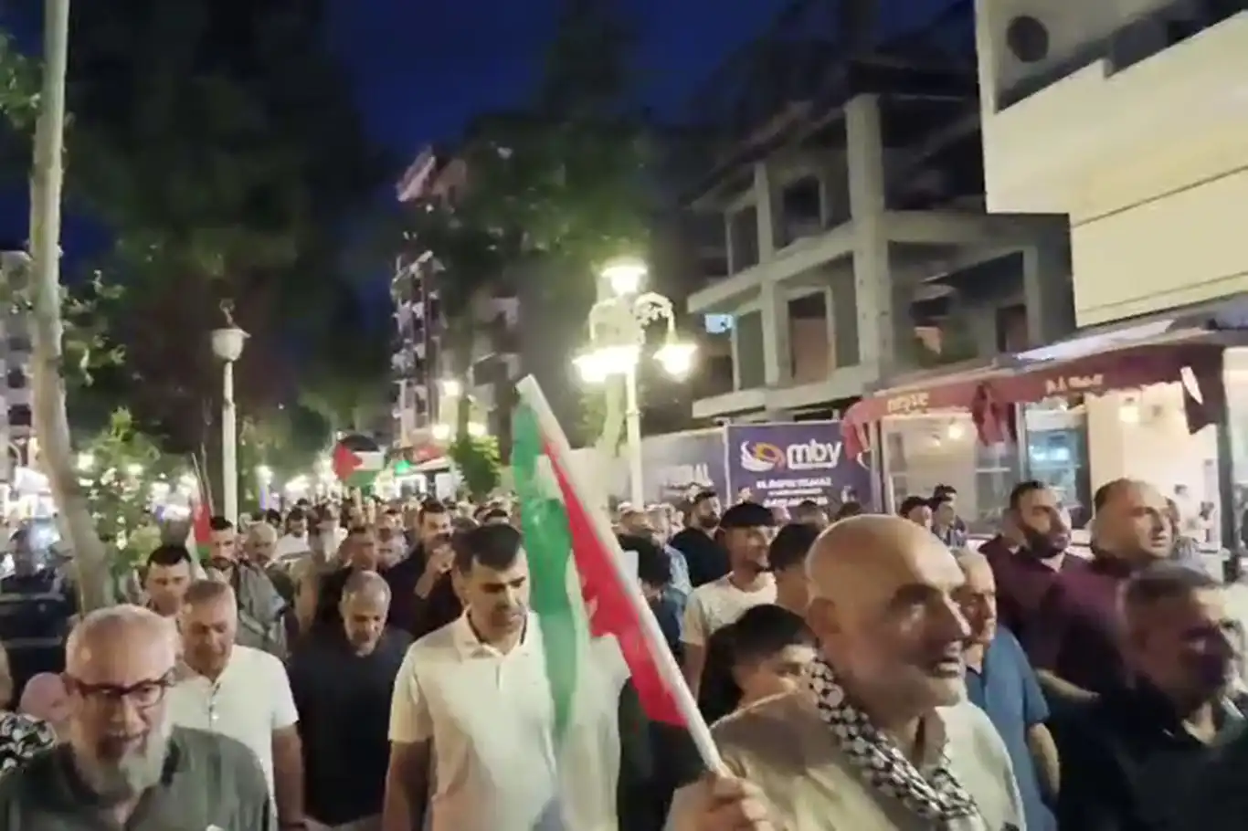 Malatya'da binlerce kişilik "Küresel Vicdan Yürüyüşü" Malatya'da binlerce kişilik "Küresel Vicdan Yürüyüşü"