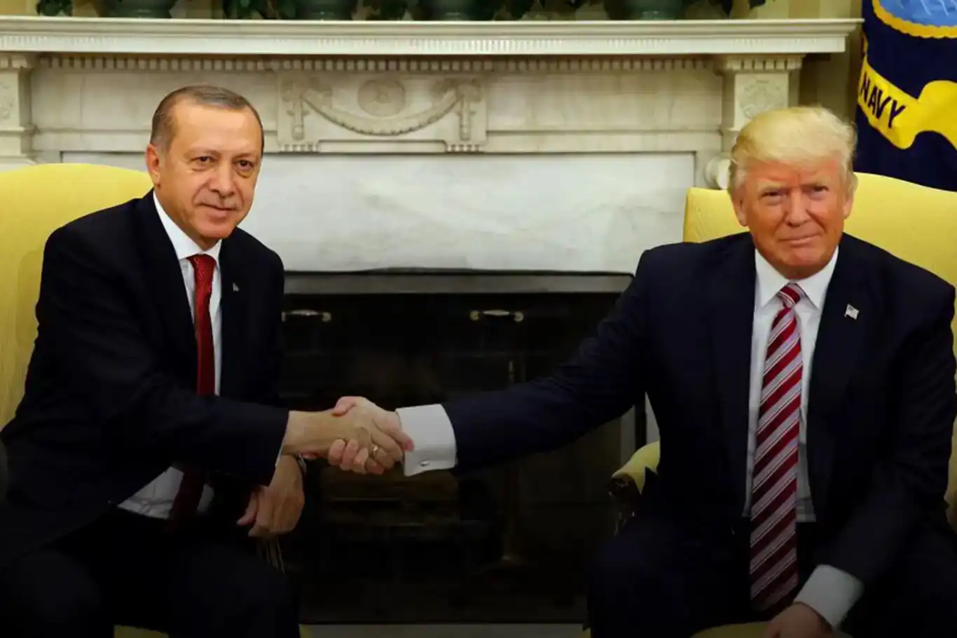 أردوغان يبحث مع ترامب توترات إيران ودولة الاحتلال ويؤكد دعم تركيا للمسار الدبلوماسي أردوغان يبحث مع ترامب توترات إيران ودولة الاحتلال ويؤكد دعم تركيا للمسار الدبلوماسي