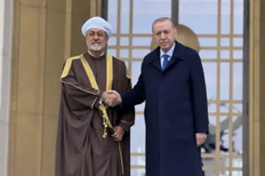 الرئيس أردوغان يبحث مع سلطان عُمان التطورات الإقليمية والتصعيد بين إيران والاحتلال