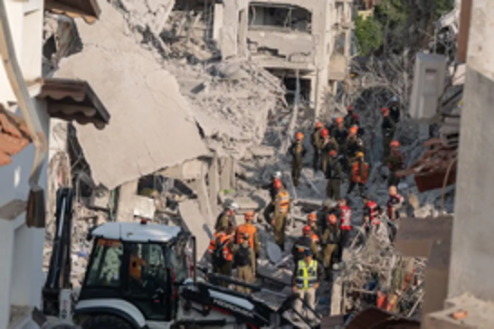 Iran launches new missile barrage on Israeli cities in retaliation for attacks on Tehran