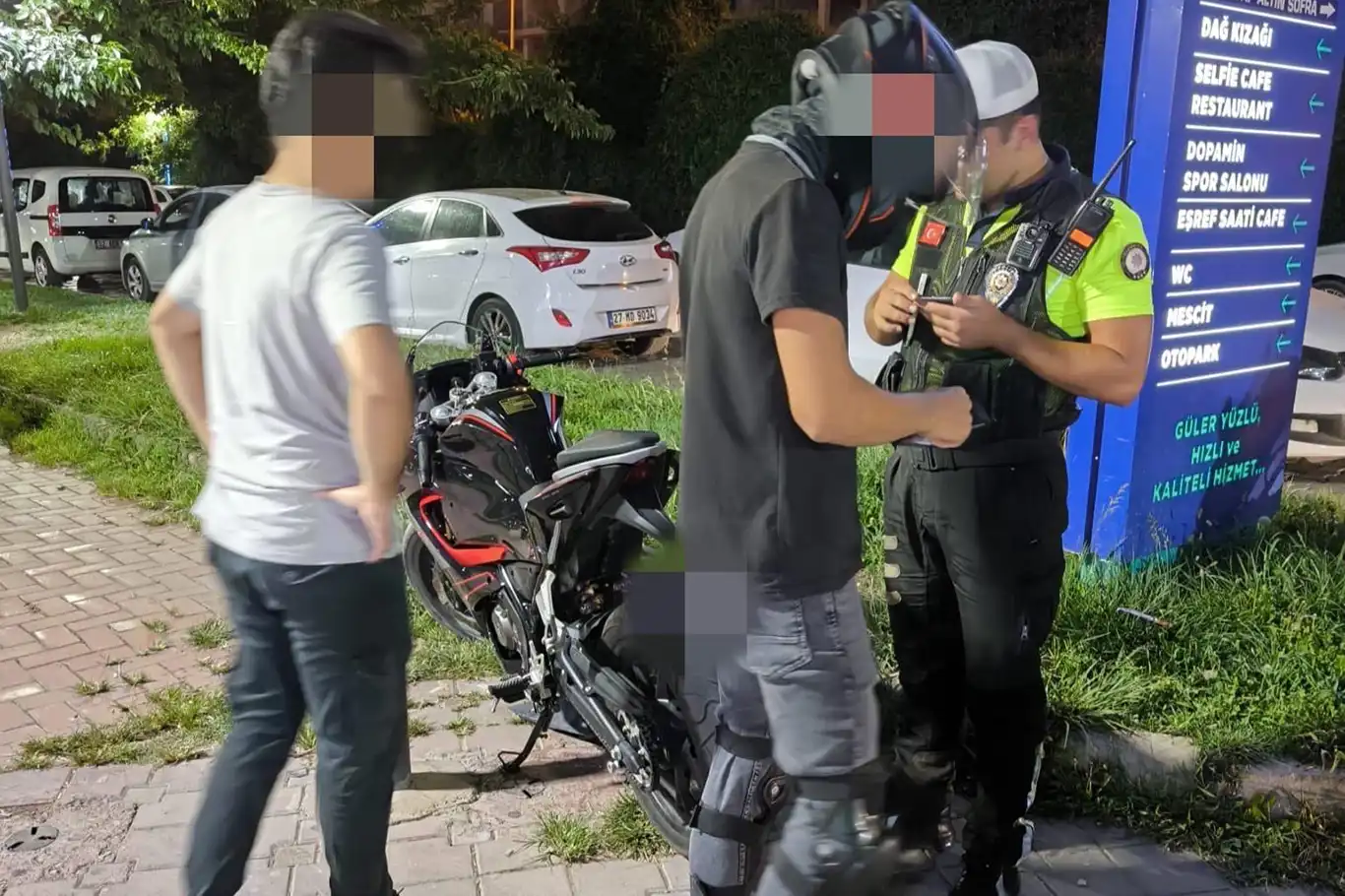 Gaziantep'te aranan 33 kişi yakalandı Gaziantep'te aranan 33 kişi yakalandı