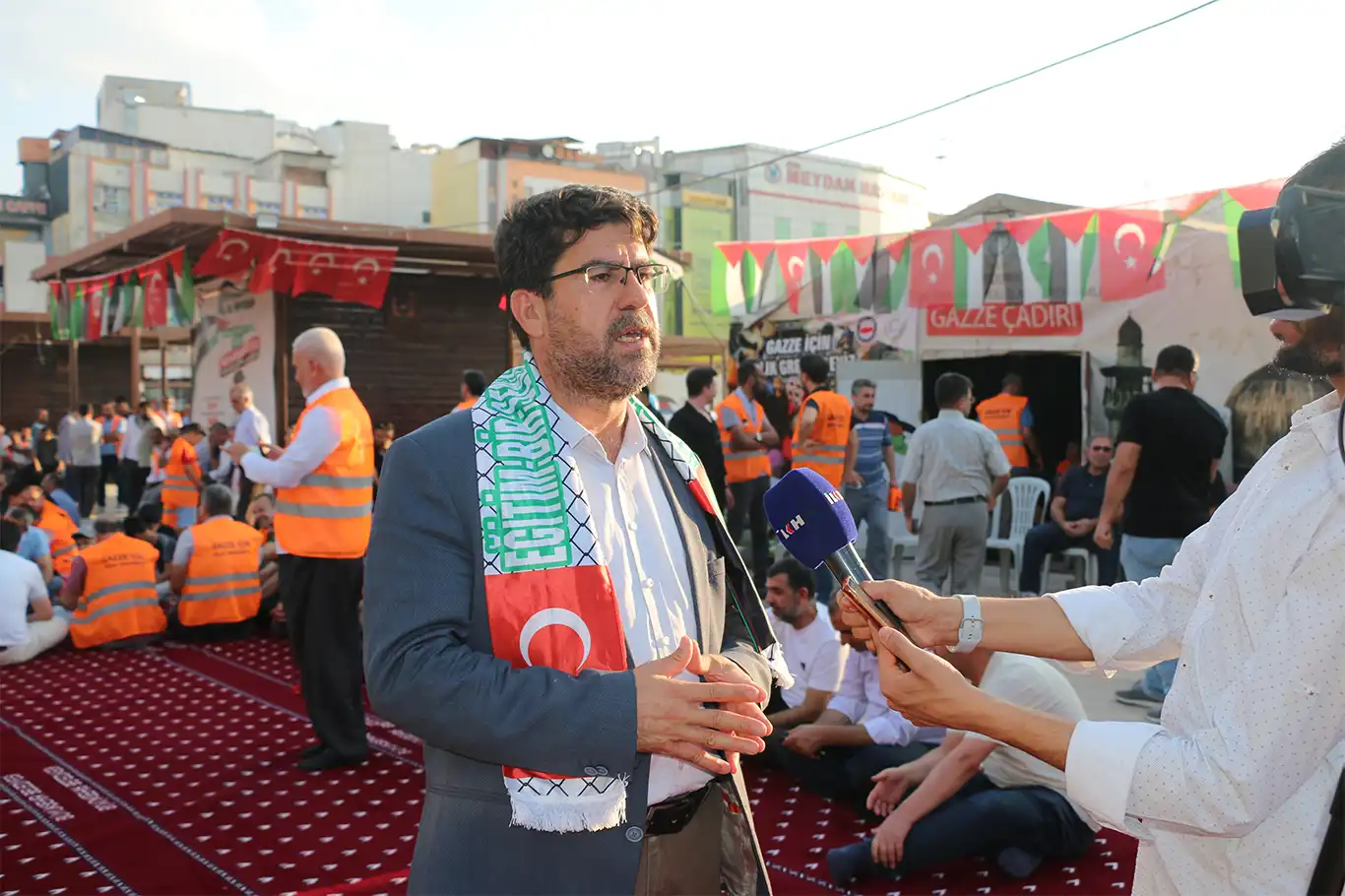 Coşkun: Savaşa gidemiyoruz ama onların acısını burada paylaşarak üzerimize düşeni yapıyoruz Coşkun: Savaşa gidemiyoruz ama onların acısını burada paylaşarak üzerimize düşeni yapıyoruz