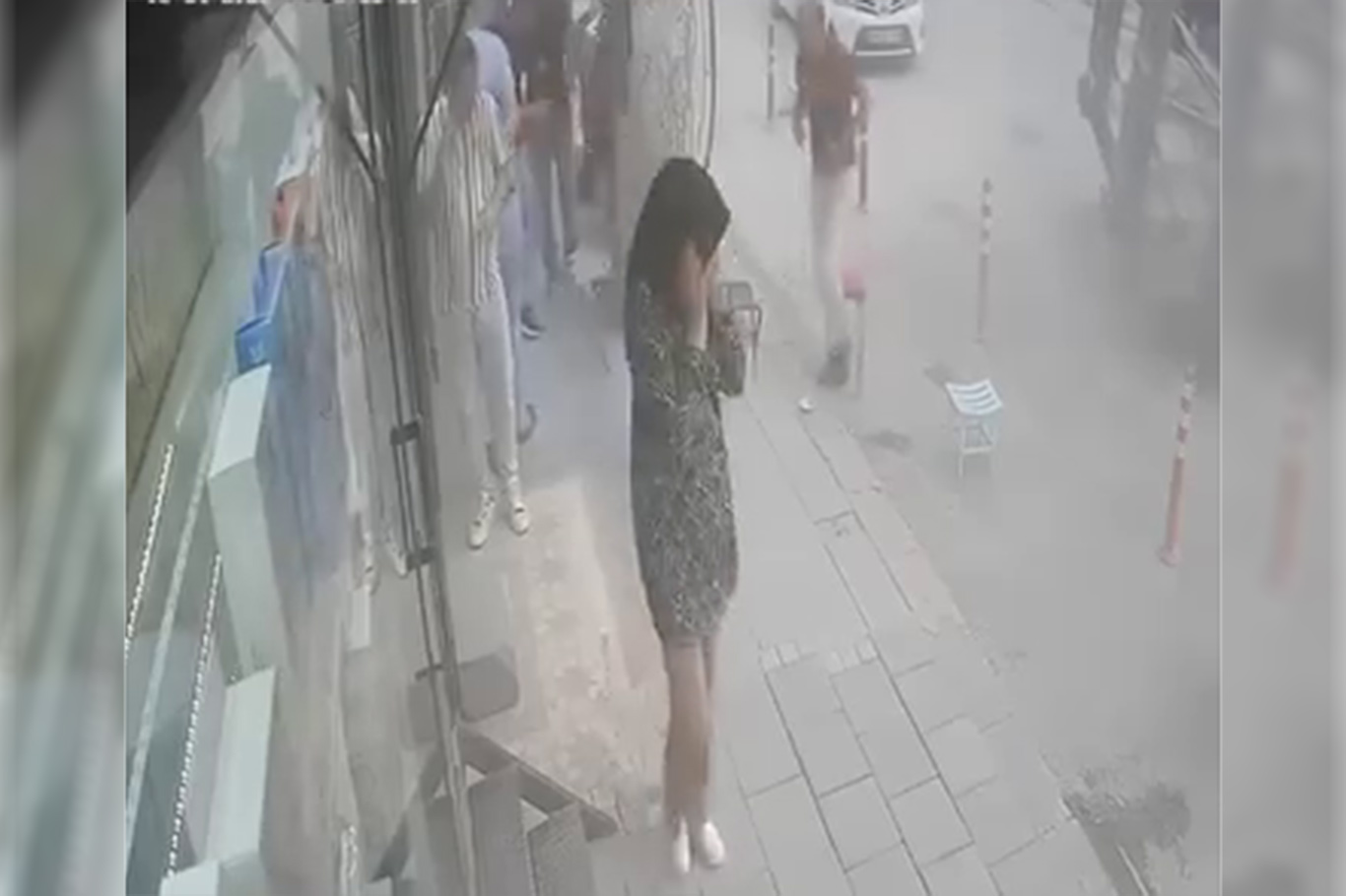 Patlayan tır lastiği korku dolu anlar yaşattı Patlayan tır lastiği korku dolu anlar yaşattı
