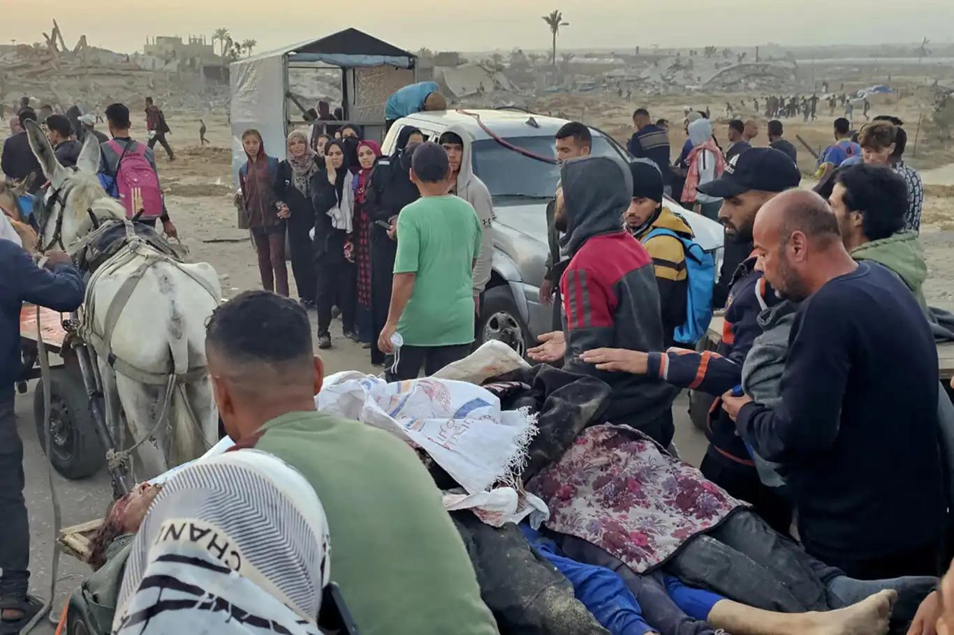 Gazze'de yardım almaya çalışan 300 kişi katledildi Gazze'de yardım almaya çalışan 300 kişi katledildi