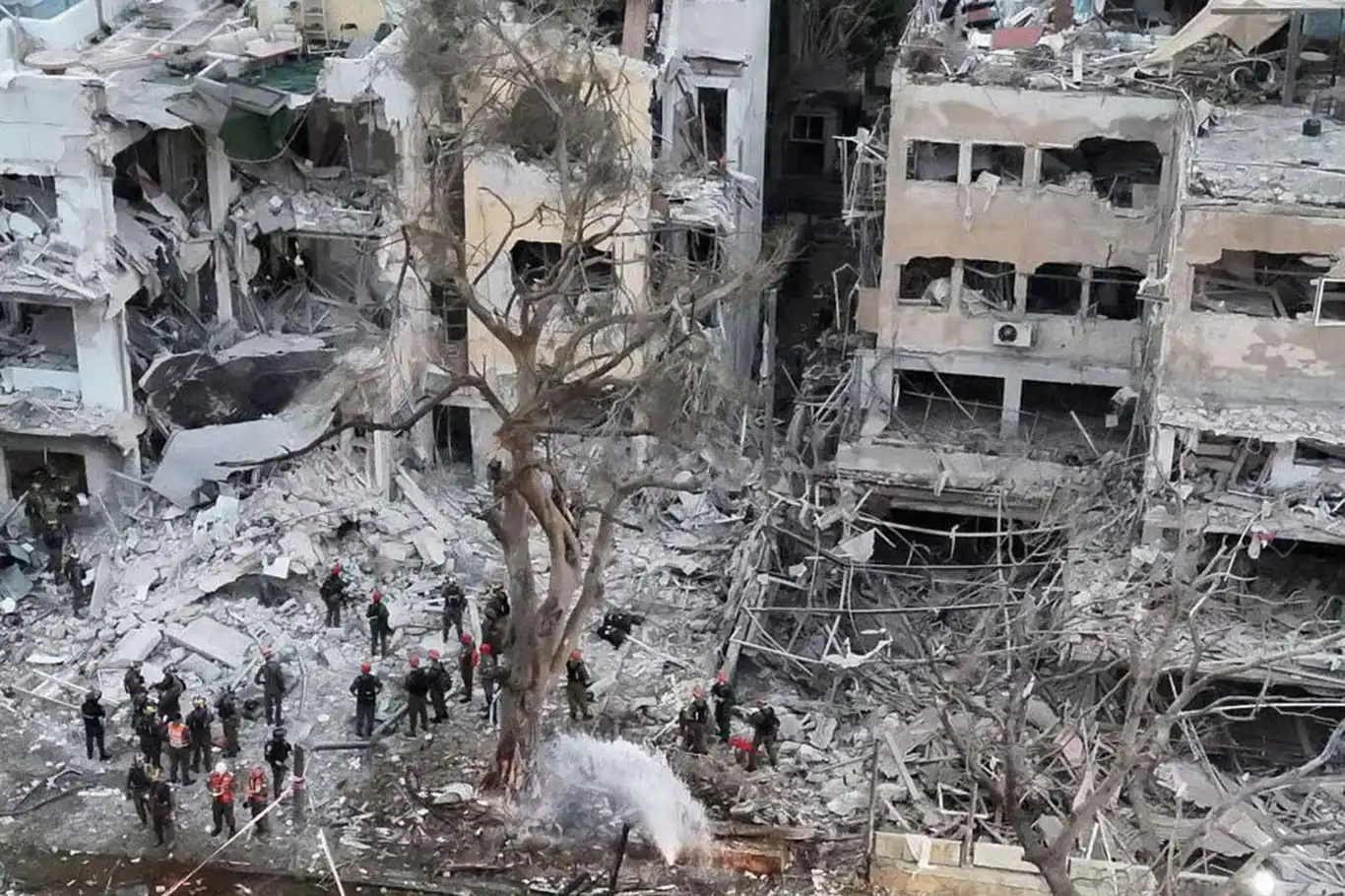 Ateş çemberindeki siyonist rejim kamuoyunu nükleer tehdit masalıyla kandırıyor Ateş çemberindeki siyonist rejim kamuoyunu nükleer tehdit masalıyla kandırıyor