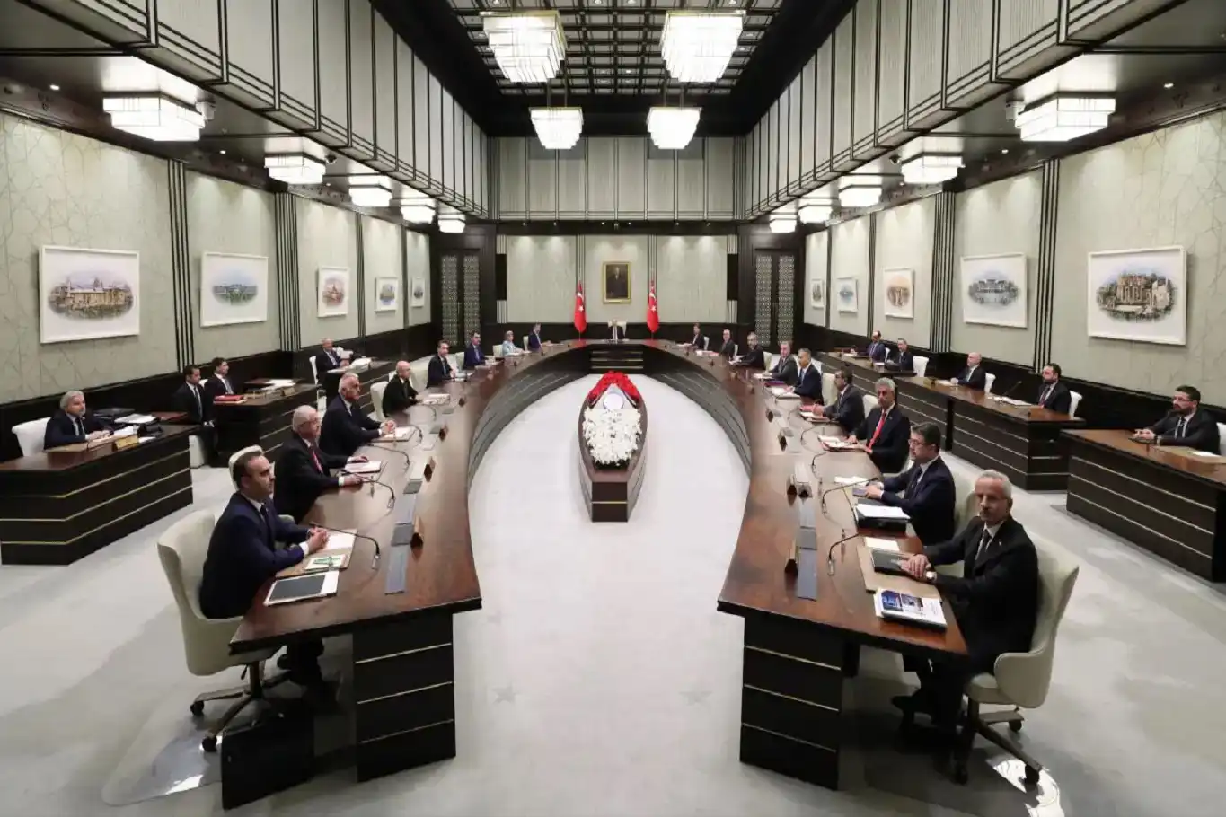Kabine bugün toplanıyor: Gündemde İran–siyonist rejim çatışması var Kabine bugün toplanıyor: Gündemde İran–siyonist rejim çatışması var