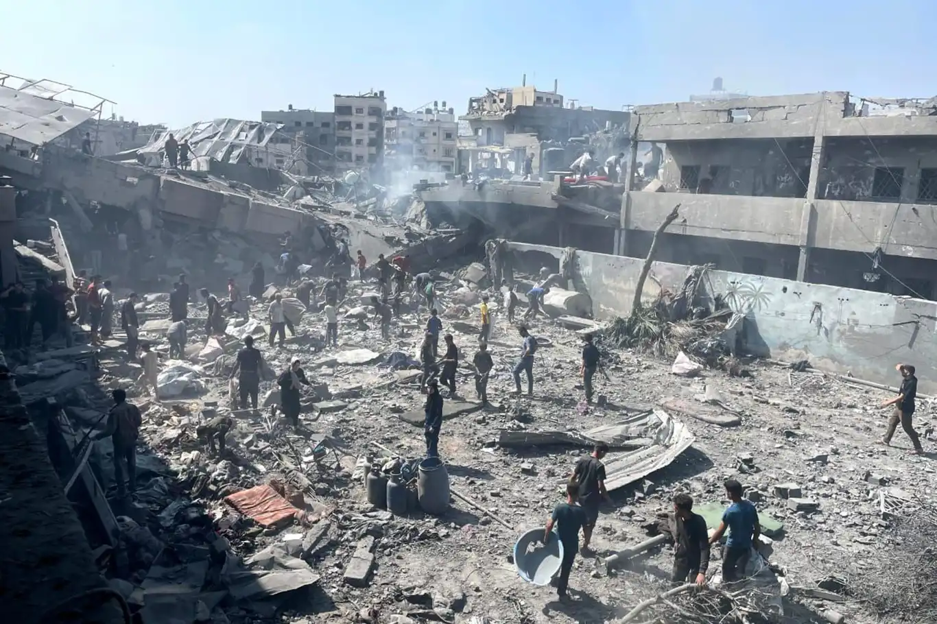 İşgalciler, Gazze'de iletişim hizmetlerini yeniden kesti İşgalciler, Gazze'de iletişim hizmetlerini yeniden kesti