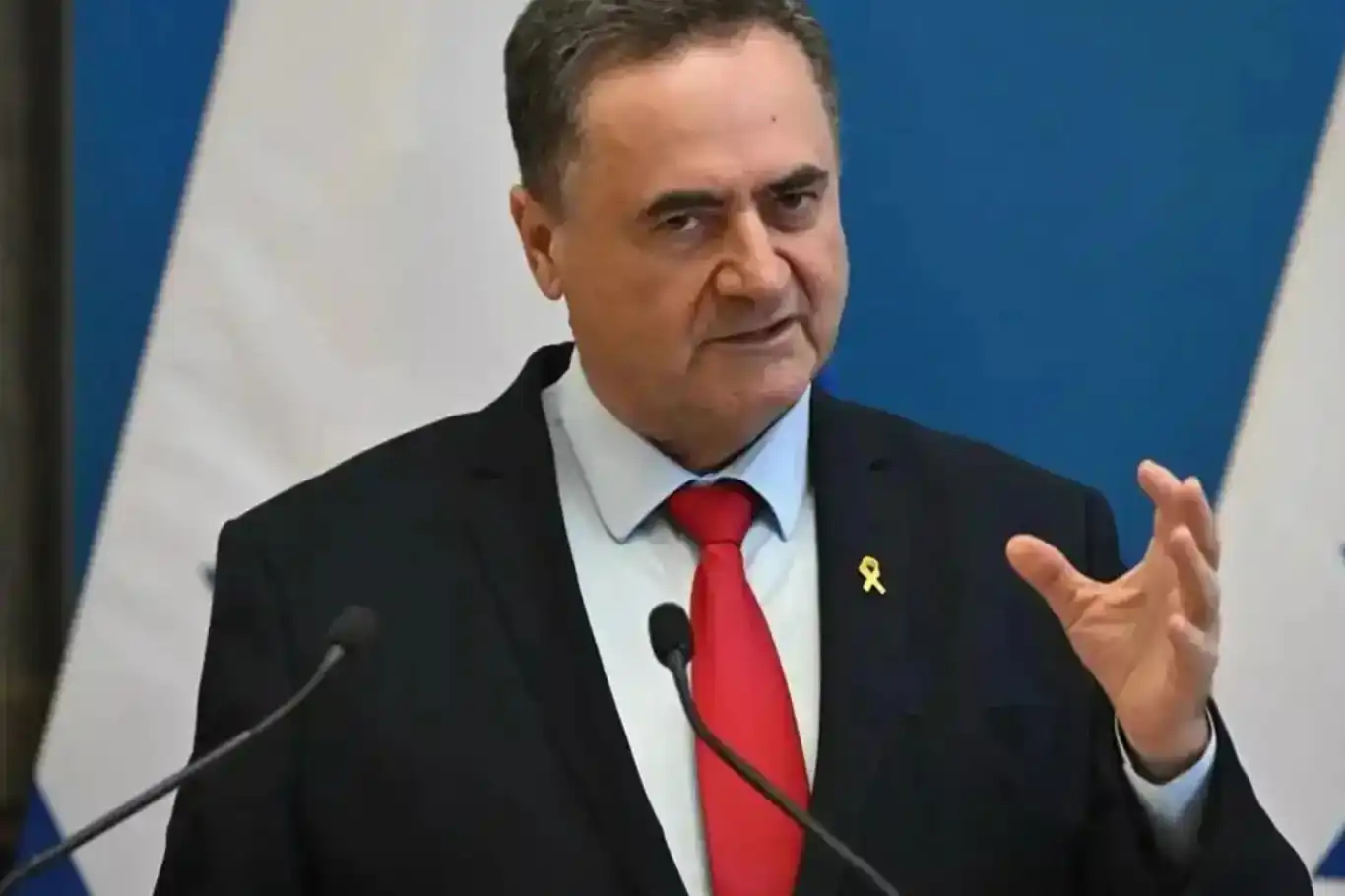 وزير صهيوني مهدداً سكان طهران: "سيدفعون الثمن قريبًا" وزير صهيوني مهدداً سكان طهران: "سيدفعون الثمن قريبًا"