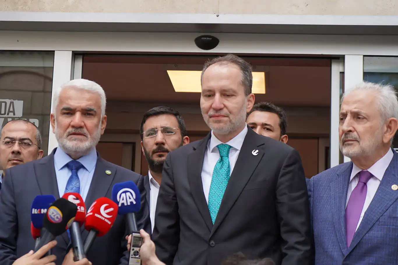 HÜDA PAR Genel Başkanı Yapıcıoğlu'ndan Yeniden Refah Partisi'ne ziyaret