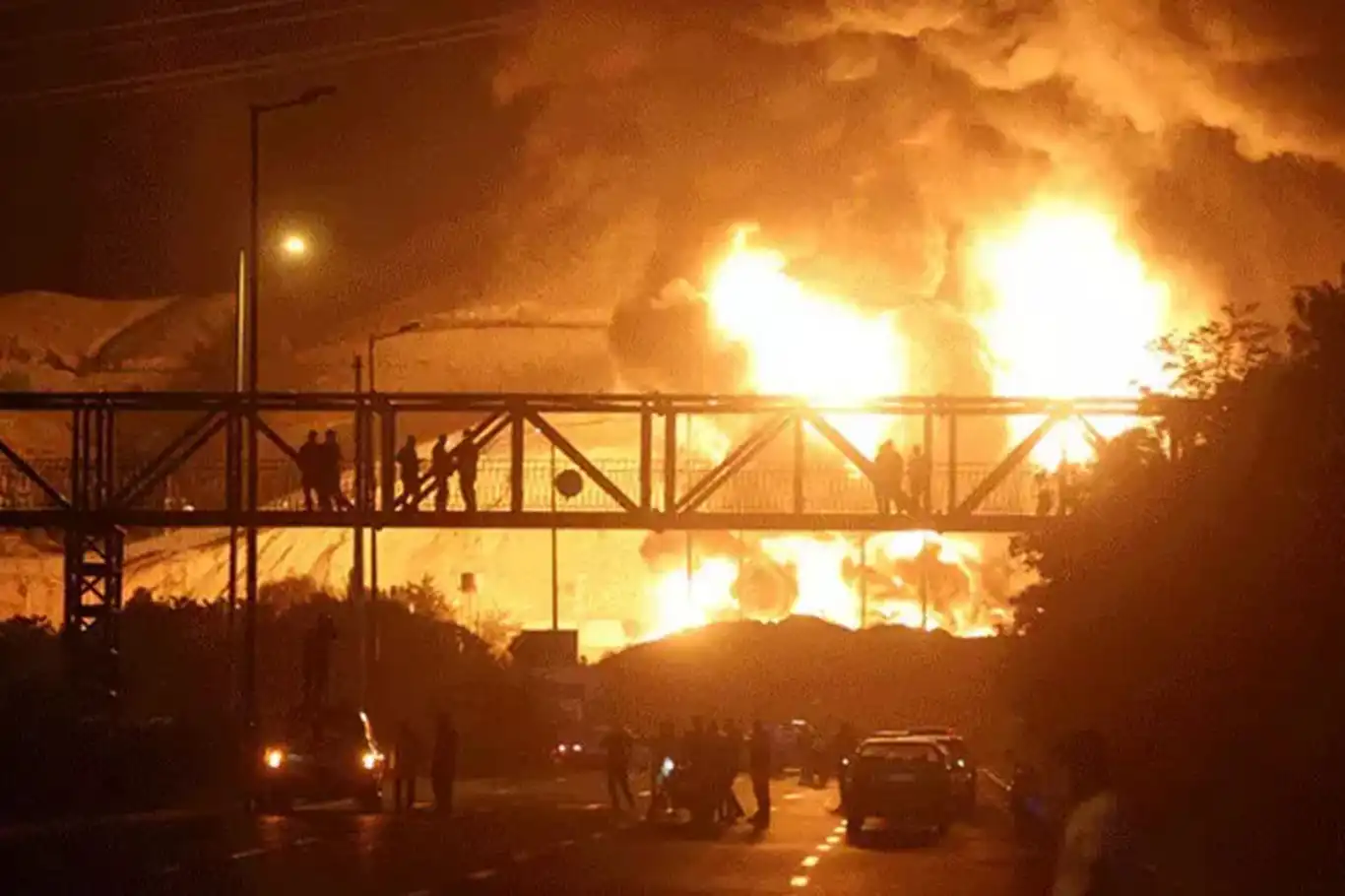 Hayfa'daki petrol rafinerisi kapatıldı Hayfa'daki petrol rafinerisi kapatıldı