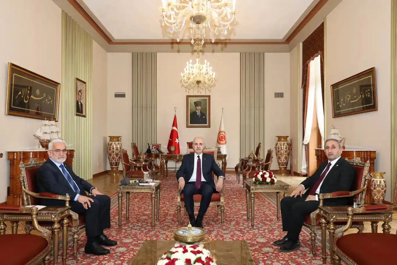 HUDA PARê ji Serokê Meclîsê Kurtulmuş re zîyareta pîrozbahîyê kir HUDA PARê ji Serokê Meclîsê Kurtulmuş re zîyareta pîrozbahîyê kir