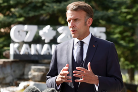 Macron rejects forced regime change in Tehran