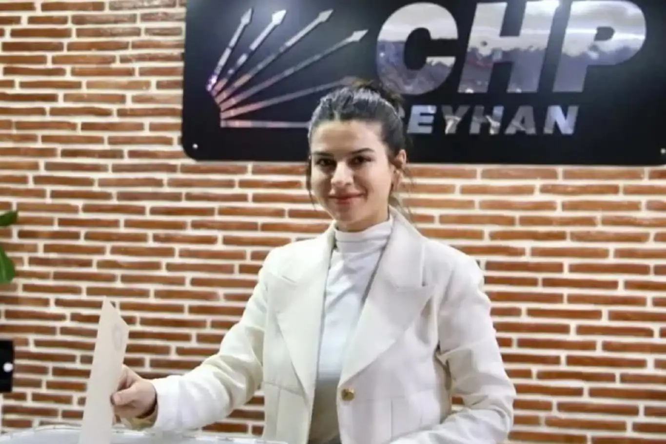 Ceyhan Belediyesi’nde başkanlık koltuğu yine Aydar ailesine geçti Ceyhan Belediyesi’nde başkanlık koltuğu yine Aydar ailesine geçti