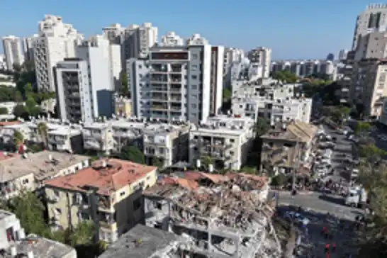 İran ordusu, Tel Aviv'in Never Tzedek bölgesi için tahliye uyarısı yayımladı