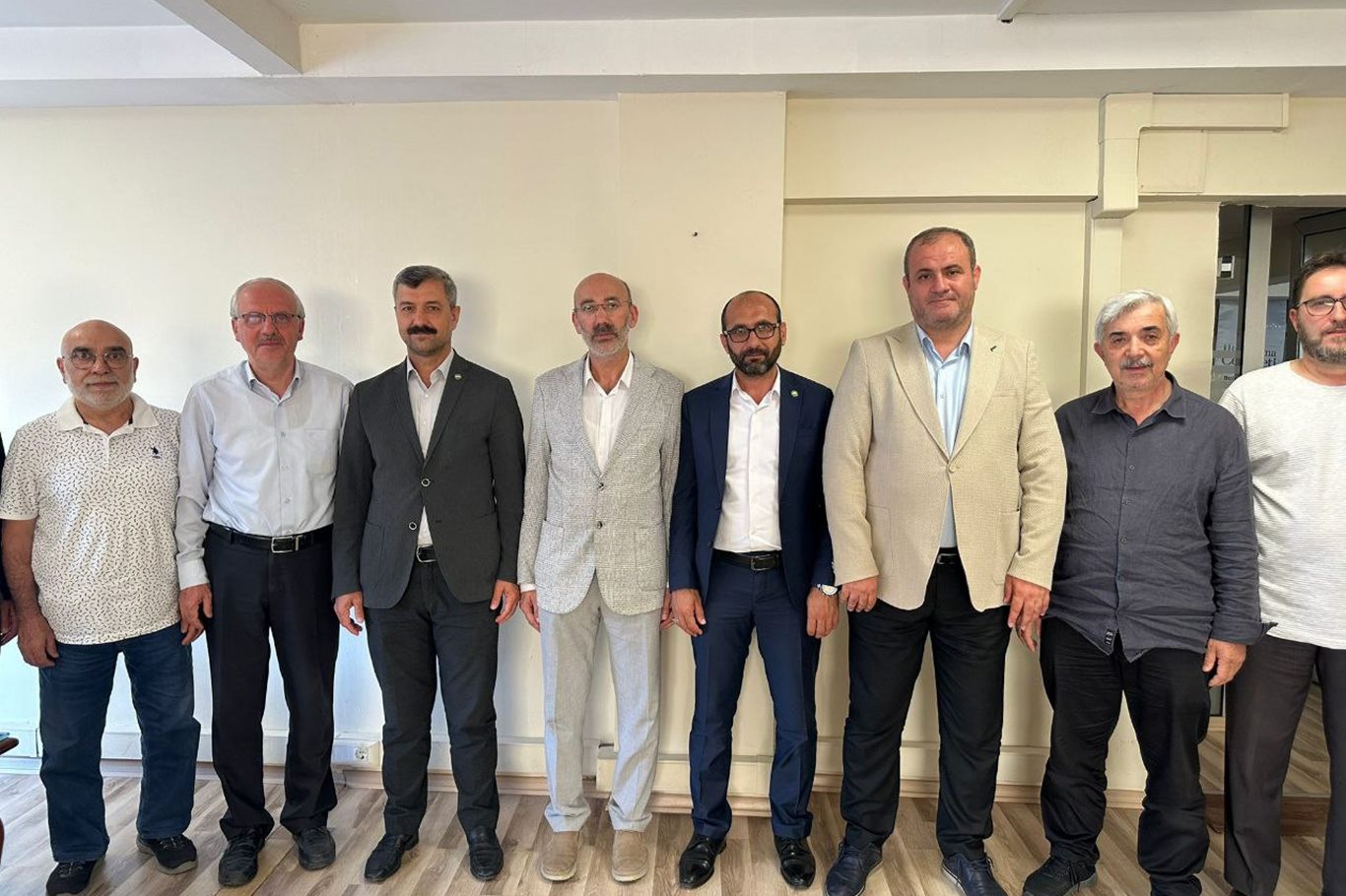 HÜDA PAR heyeti Balıkesir'de temaslarda bulundu HÜDA PAR heyeti Balıkesir'de temaslarda bulundu