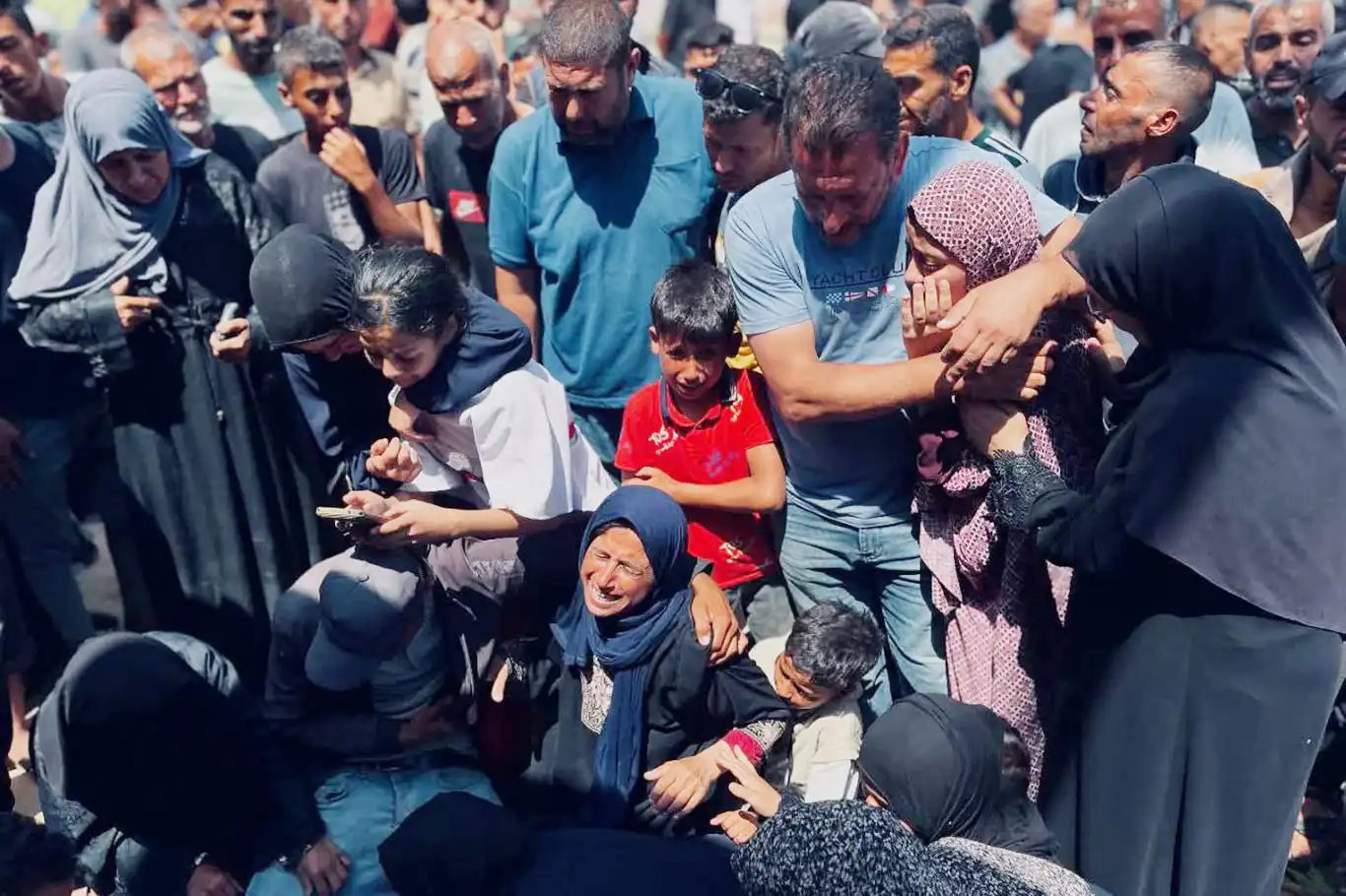 Gazze'de yardım bekleyen sivillere saldırı: Dün 50, bugün 16 şehit Gazze'de yardım bekleyen sivillere saldırı: Dün 50, bugün 16 şehit