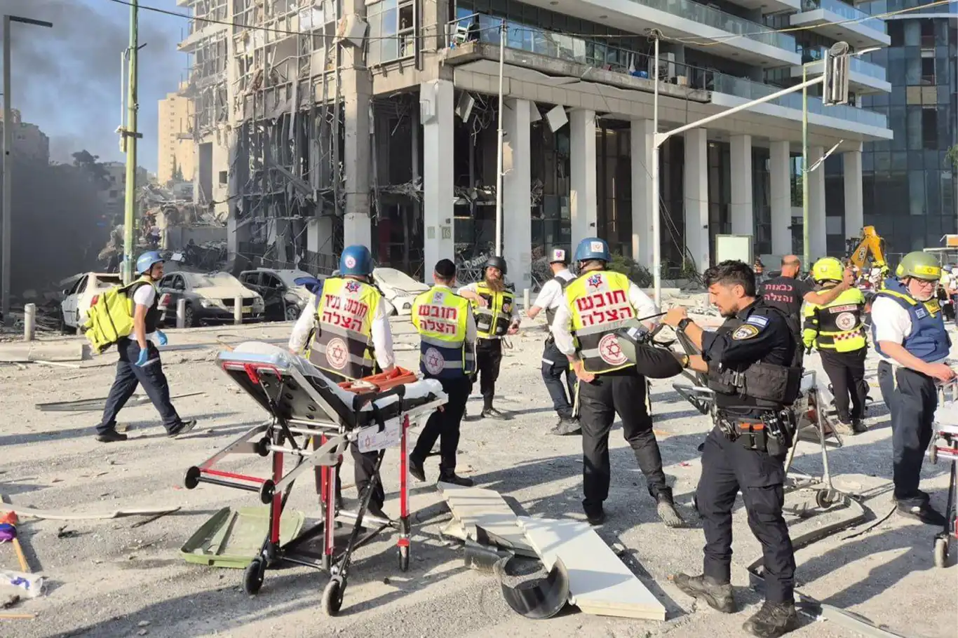 İran'dan 475 milyar dolarlık siyonist piyasaya darbe: Tel Aviv ekonomisi şokta İran'dan 475 milyar dolarlık siyonist piyasaya darbe: Tel Aviv ekonomisi şokta