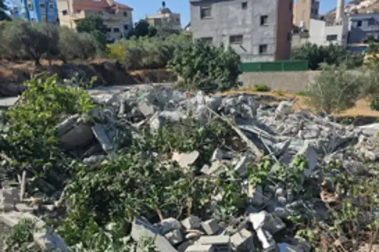 Siyonist rejim Nablus'ta şehit ailesinin evini yıktı
