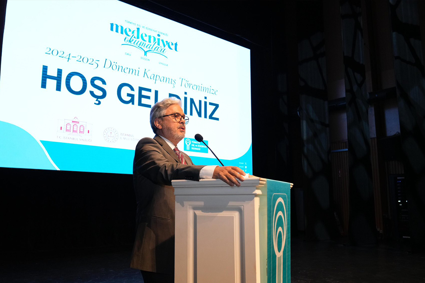 "Medeniyet Okumaları Projesi" kapsamında İstanbul'da 135 bin kitap okutuldu