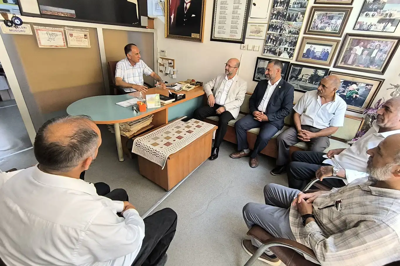 HÜDA PAR heyetinden Tarsus medyasına ziyaret HÜDA PAR heyetinden Tarsus medyasına ziyaret