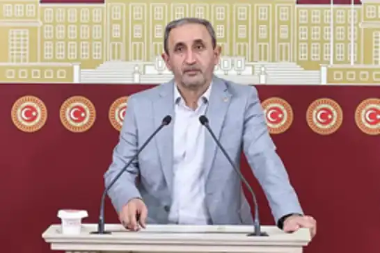 النائب عن حزب "الهدى" ينقل احتجاجات سكان شرناق بشأن قطع الأشجار إلى البرلمان التركي