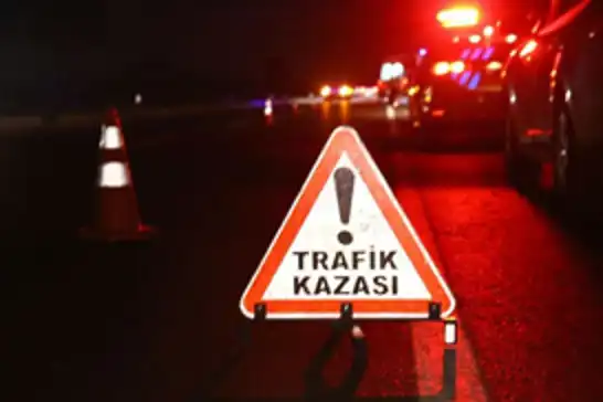 İki otomobil kafa kafaya çarpıştı: 8 yaralı