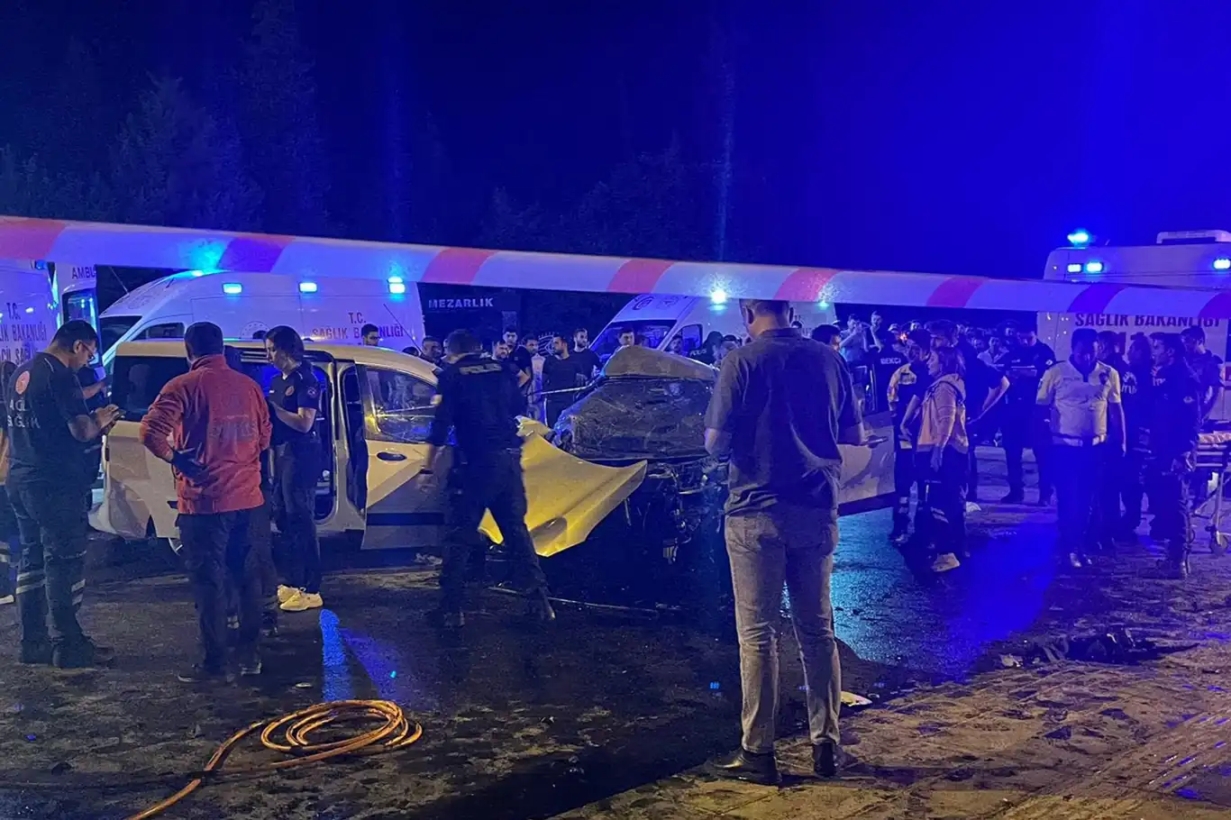 Gaziantep'te 5 kişinin hayatını kaybettiği kaza güvenlik kamerasına yansıdı