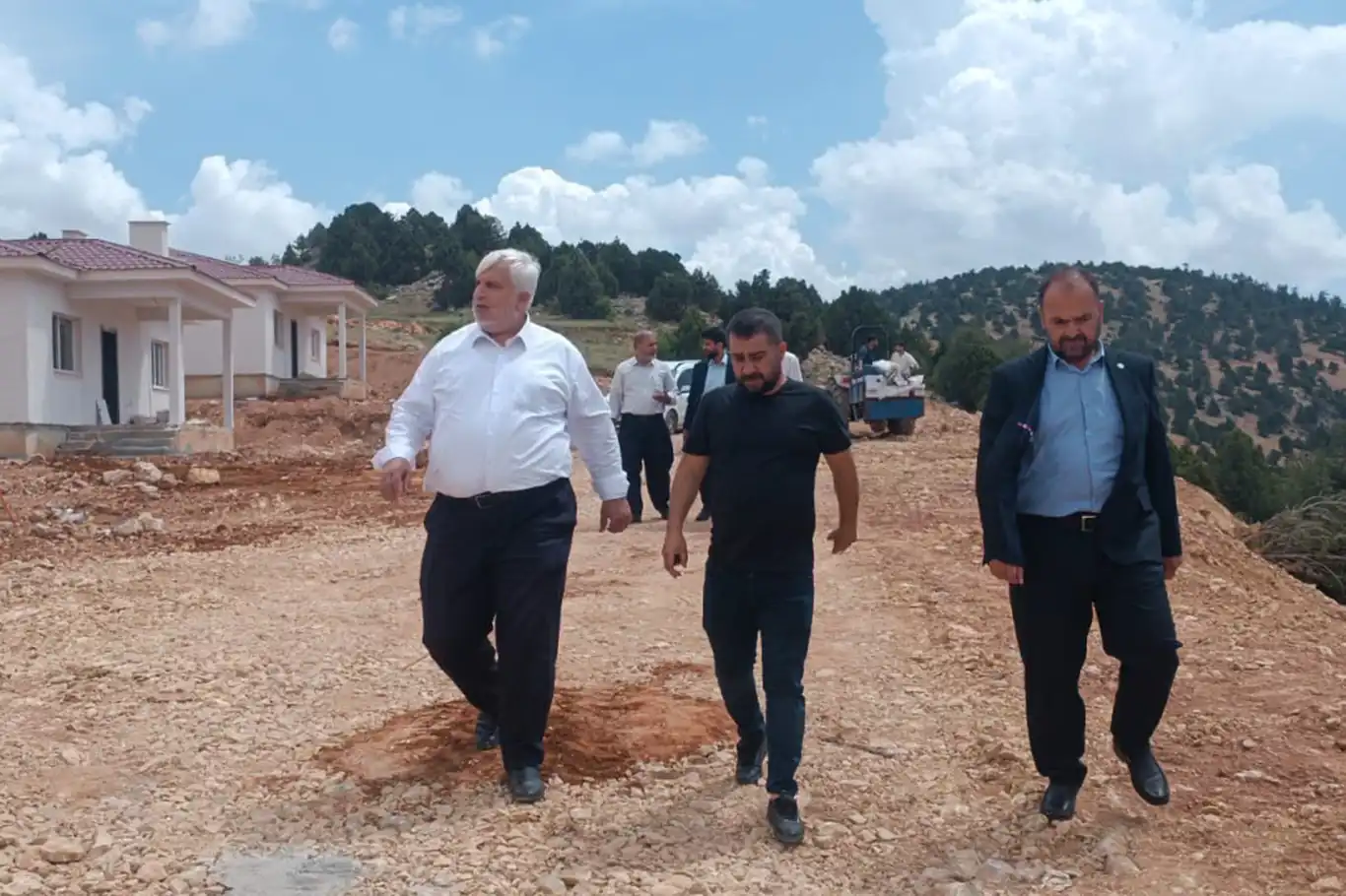 HÜDA PAR heyeti Kahramanmaraş'ta deprem konutlarını yerinde inceledi