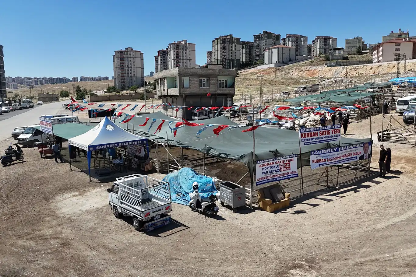 Şahinbey'de kurban satış ve kesim yerleri belirlendi Şahinbey'de kurban satış ve kesim yerleri belirlendi