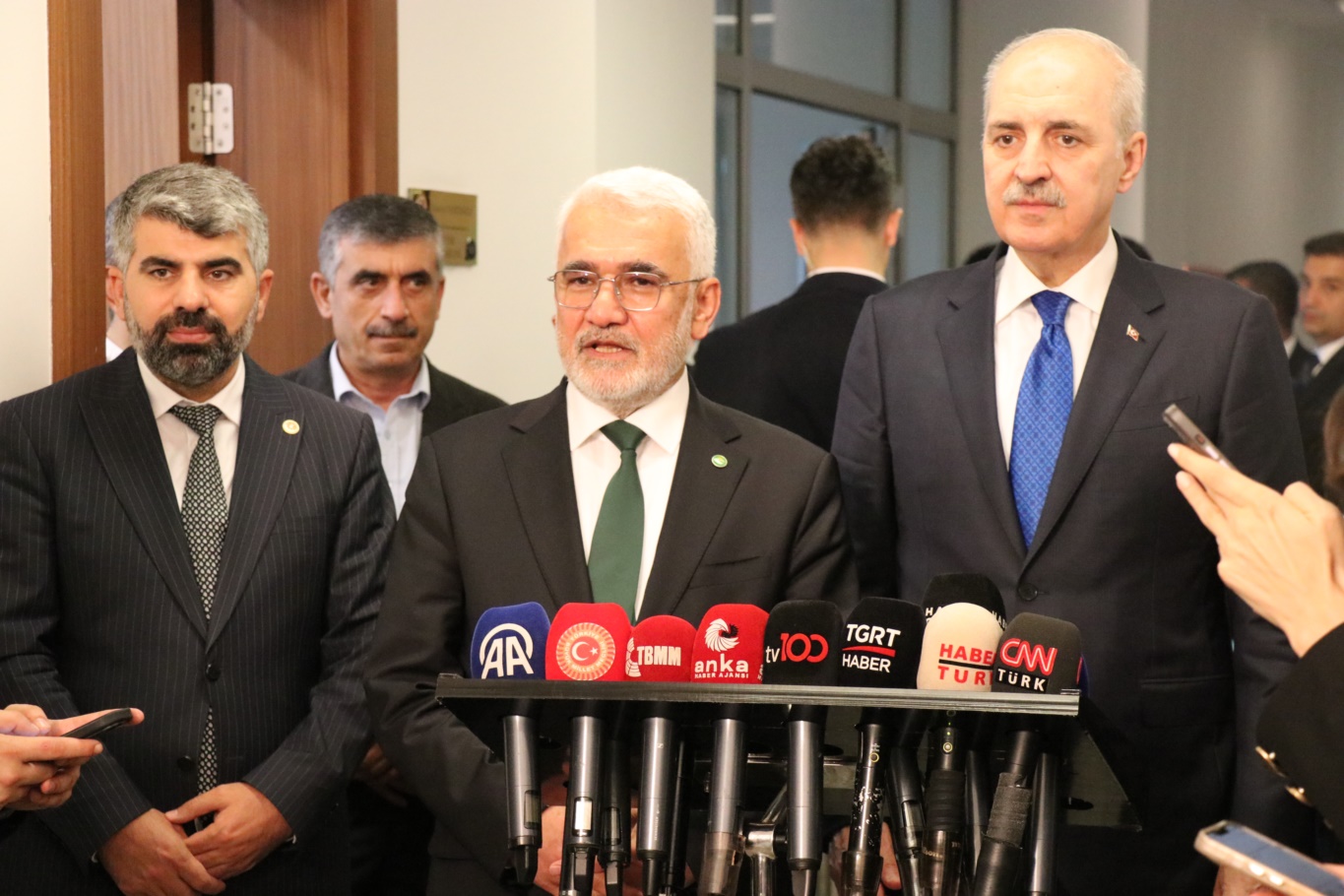 HÜDA PAR declares support for Numan Kurtulmuş in TBMM presidential race HÜDA PAR declares support for Numan Kurtulmuş in TBMM presidential race