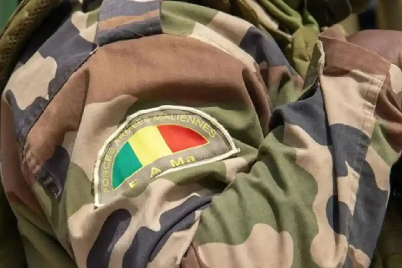 هجوم على قاعدة عسكرية في مالي يسفر عن مقتل 30 شخصًا هجوم على قاعدة عسكرية في مالي يسفر عن مقتل 30 شخصًا