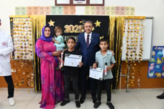Şanlıurfa'da 736 bin öğrenci karne heyecanı yaşadı