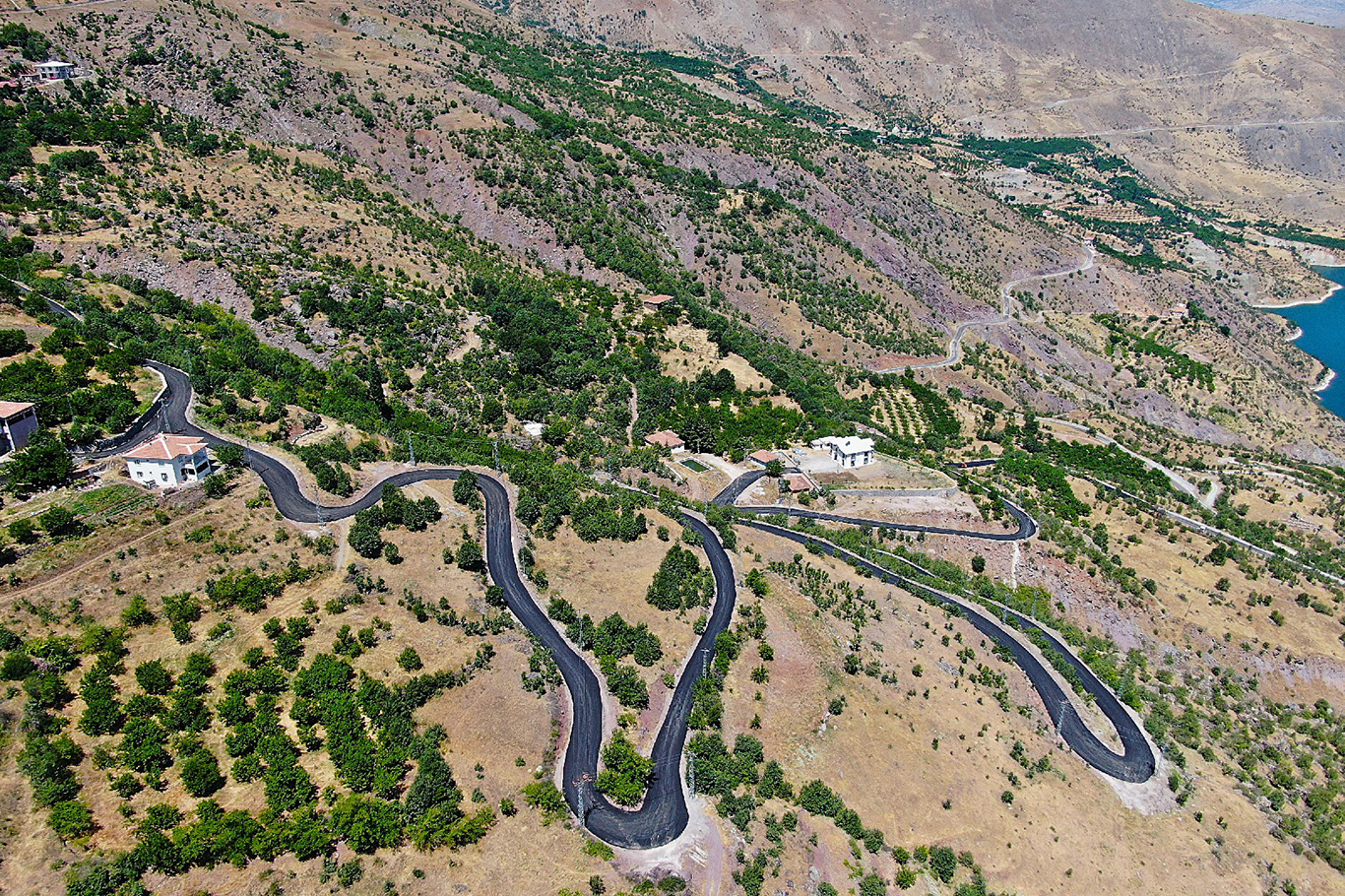 Malatya'da altyapı ve yol mesaisi devam ediyor Malatya'da altyapı ve yol mesaisi devam ediyor