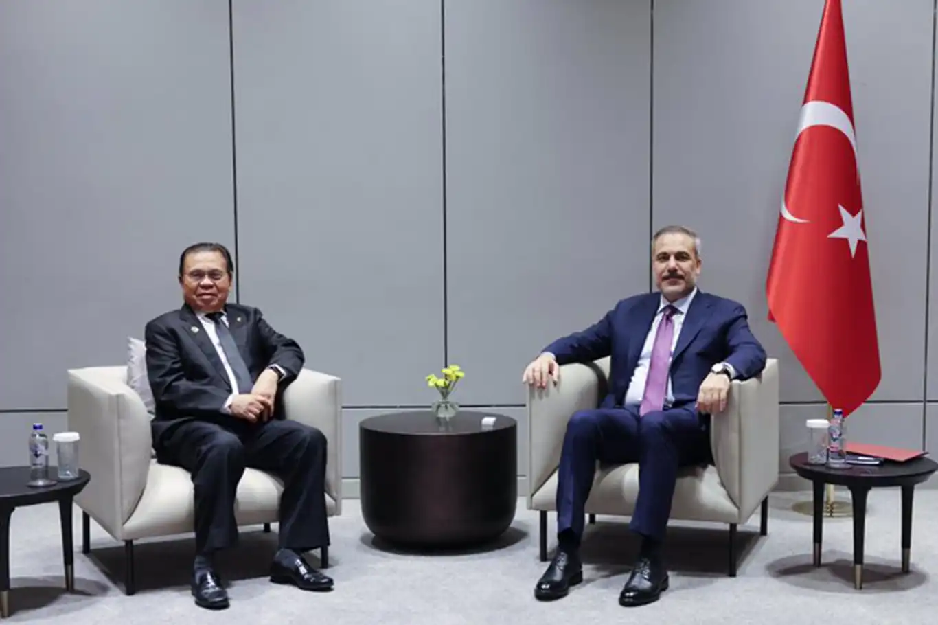 Bakan Fidan, Moro İslami Kurtuluş Cephesi Lideri İbrahim'i kabul etti Bakan Fidan, Moro İslami Kurtuluş Cephesi Lideri İbrahim'i kabul etti