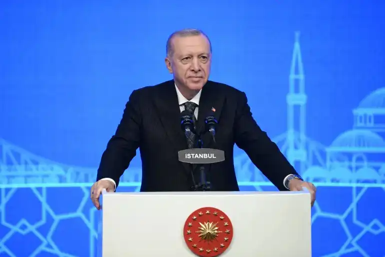 أردوغان: نتنياهو كتب اسمه بجانب الطغاة مثل هتلر... وعلى العالم إيقاف الجنون قبل نقطة اللاعودة أردوغان: نتنياهو كتب اسمه بجانب الطغاة مثل هتلر... وعلى العالم إيقاف الجنون قبل نقطة اللاعودة