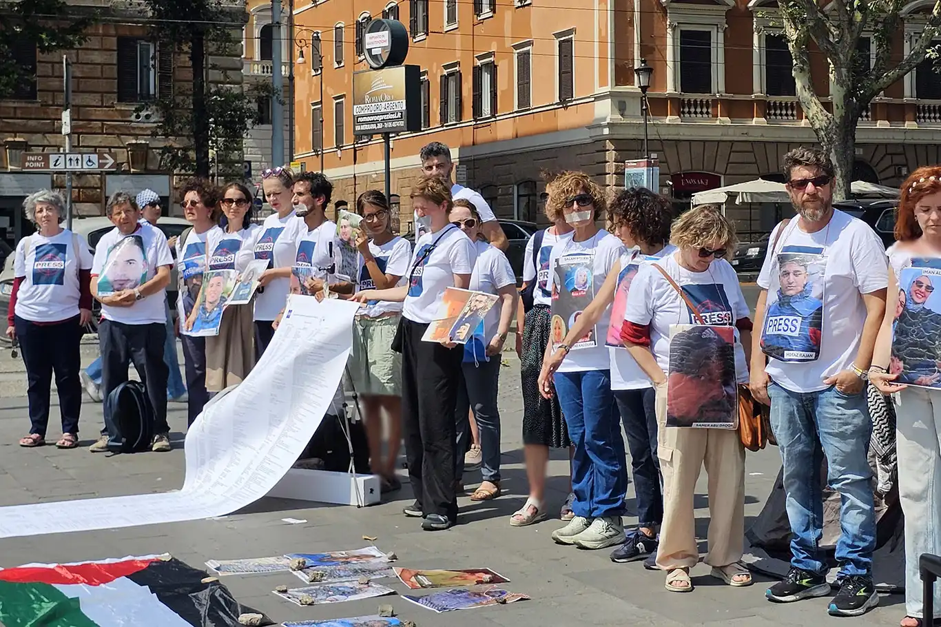Italian journalists hold sit-in in Rome to protest killings of media workers in Gaza Italian journalists hold sit-in in Rome to protest killings of media workers in Gaza