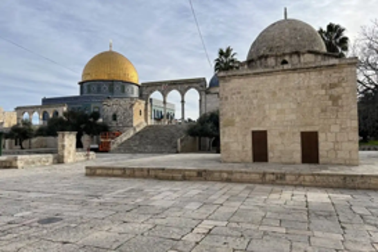 Israeli forces lock down Al-Aqsa Mosque for second day