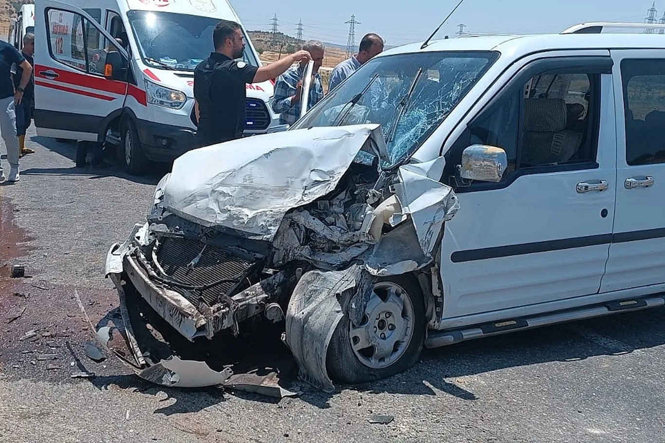 Siirt OSB kavşağında kaza: 4 yaralı Siirt OSB kavşağında kaza: 4 yaralı